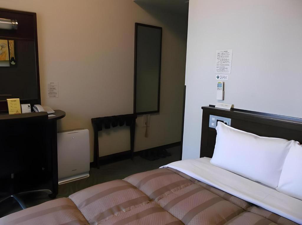 Hotel Route-Inn Hirosaki Ekimae Ngoại thất bức ảnh