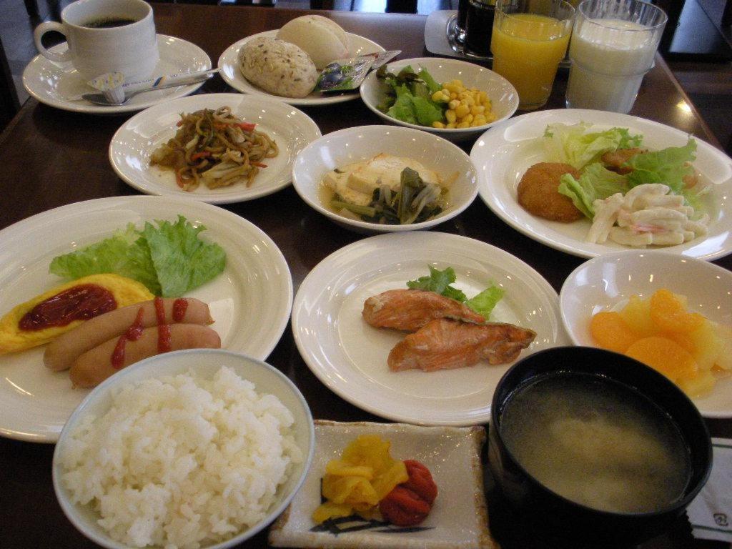Hotel Route-Inn Hirosaki Ekimae Ngoại thất bức ảnh